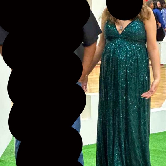 Don’t need the dress anymore. Takes up space. - Picture 2 of 2